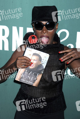 Grace Jones präsentiert ihre Autobiografie in New York