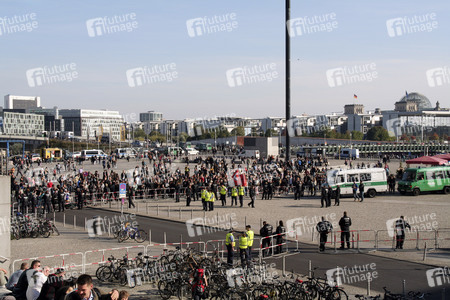 Protest gegen rechte Demo in Berlin