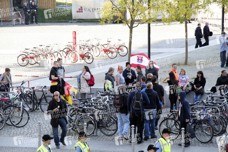 Rechte Gruppen feiern Wiedervereinigung