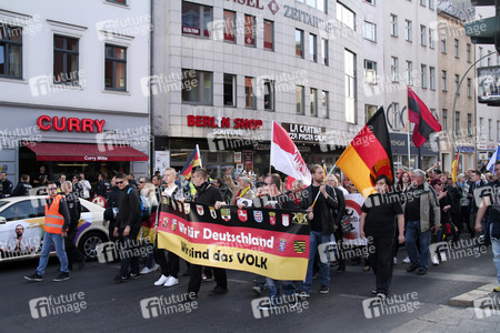 Rechte Gruppen feiern Wiedervereinigung