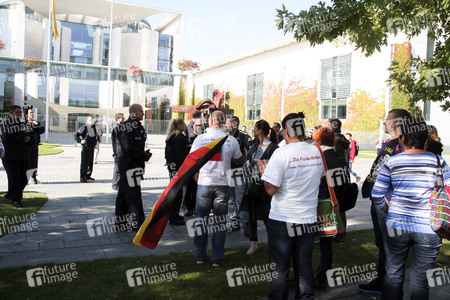 Nicht erlaubter Protest vor dem Kanzleramt in Berlin