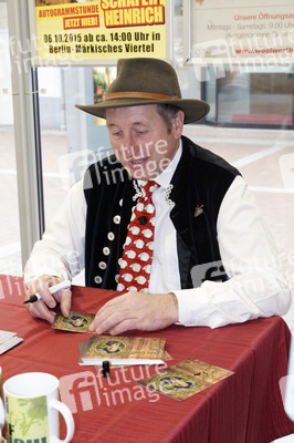 Schäfer Heinrich bei einer Autogrammstunde in Berlin