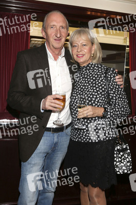 Premiere der Spielzeit 2015 im Hansa Theater Hamburg