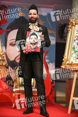 Kunstbuch Präsentation 'Glööckler Explosion' in Frankfurt