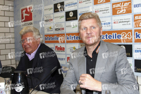 Pressekonferenz SC Paderborn mit Stefan Effenberg