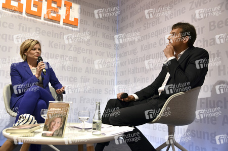 Julia Klöckner Buchpräsentation auf der Frankfurter Buchmesse
