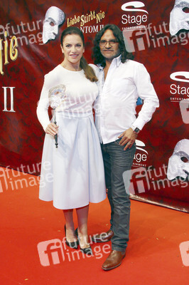 Musical-Premiere 'Die Liebe stirbt nie - Phantom der Oper II' in Hamburg