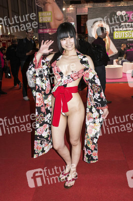 Eröffnung der 19. Venus Erotikmesse in Berlin