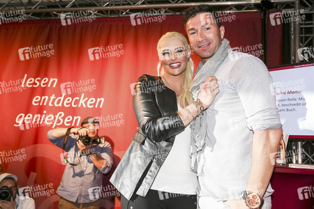 Daniela Katzenberger auf der Buchmesse in Frankfurt