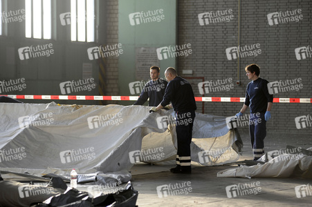 Aufbau einer Notunterkunft für Flüchtlinge in Berlin