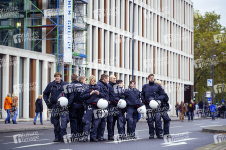 Birlikte Kundgebung gegen HoGeSa in Köln