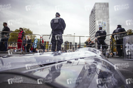 Birlikte Kundgebung gegen HoGeSa in Köln