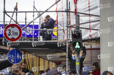Protest gegen HoGeSa-Demonstration in Köln