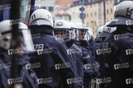 Protest gegen HoGeSa-Demonstration in Köln