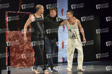 Premiere des Theaterstücks 'Zwei beste Freunde' in Ottobrunn