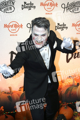 Halloween Party by Natascha Ochsenknecht im Berlin Dungeon