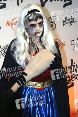 Halloween Party by Natascha Ochsenknecht im Berlin Dungeon