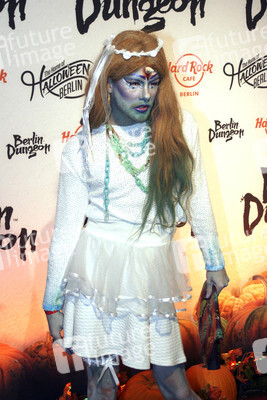 Halloween Party by Natascha Ochsenknecht im Berlin Dungeon