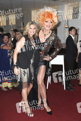 Goldene Bild der Frau 2015 in Hamburg