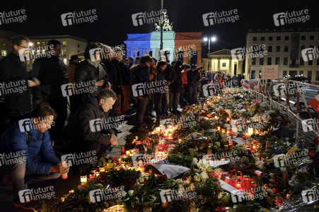 Berlin in Trauer um Opfer der Terroranschläge in Paris