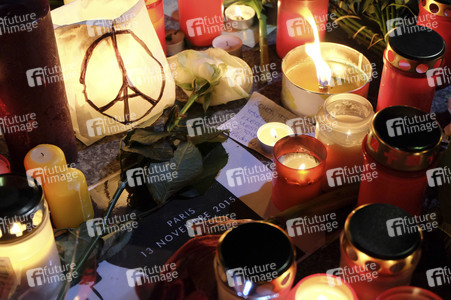 Berlin in Trauer um Opfer der Terroranschläge in Paris