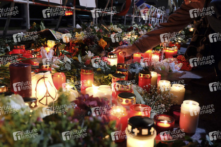 Berlin in Trauer um Opfer der Terroranschläge in Paris