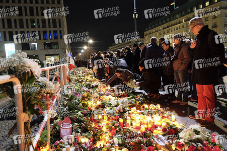 Berlin in Trauer um Opfer der Terroranschläge in Paris