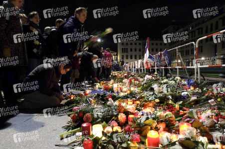 Berlin in Trauer um Opfer der Terroranschläge in Paris