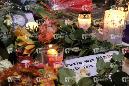 Berlin in Trauer um Opfer der Terroranschläge in Paris