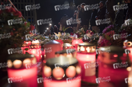 Berlin in Trauer um Opfer der Terroranschläge in Paris