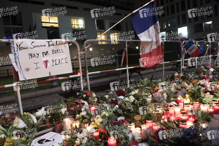 Berlin in Trauer um Opfer der Terroranschläge in Paris