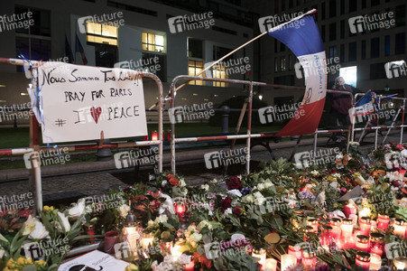 Berlin in Trauer um Opfer der Terroranschläge in Paris