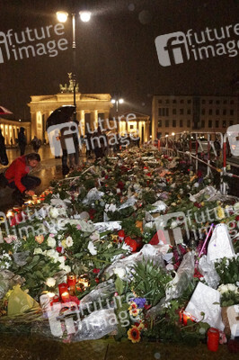 Berlin in Trauer um Opfer der Terroranschläge in Paris