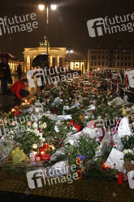 Berlin in Trauer um Opfer der Terroranschläge in Paris
