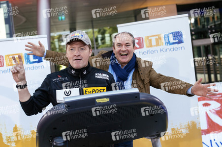 Fototermin zur '24 h Laufband-Challenge' in Köln