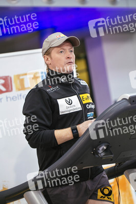 Fototermin zur '24 h Laufband-Challenge' in Köln