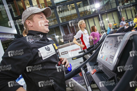 Fototermin zur '24 h Laufband-Challenge' in Köln