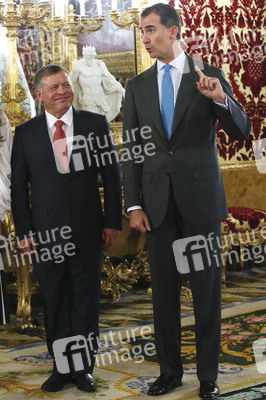 Die Königspaare von Spanien und Jordanien im Palacio Real in Madrid