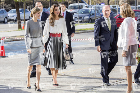 Königin Letizia und Königin Rania besuchen das Centro de Biologia Molecular Severo Ochoa in Madrid