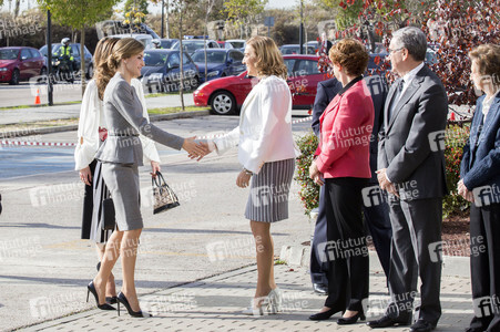 Königin Letizia und Königin Rania besuchen das Centro de Biologia Molecular Severo Ochoa in Madrid