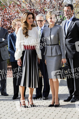 Königin Letizia und Königin Rania besuchen das Centro de Biologia Molecular Severo Ochoa in Madrid