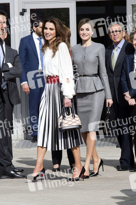 Königin Letizia und Königin Rania besuchen das Centro de Biologia Molecular Severo Ochoa in Madrid