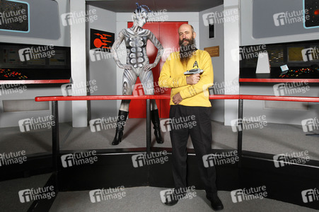 WORKING ART: Raumschiff-Captain / Starship Captain Bodypainting