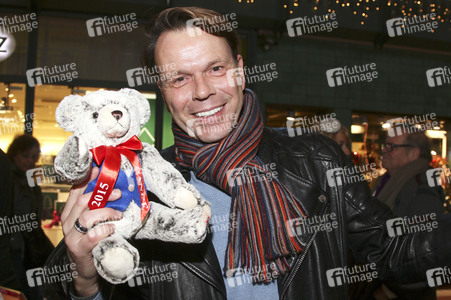 20 Jahre Leuchtfeuer Teddybären Charity Aktion in Hamburg