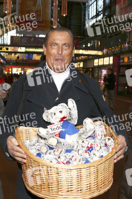 20 Jahre Leuchtfeuer Teddybären Charity Aktion in Hamburg