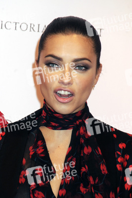 Adriana Lima enthüllt ihre Wachsfigur in New York