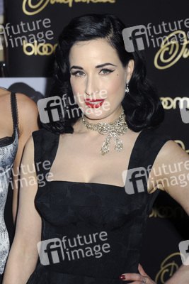 Dita Von Teese Autogrammstunde in New York
