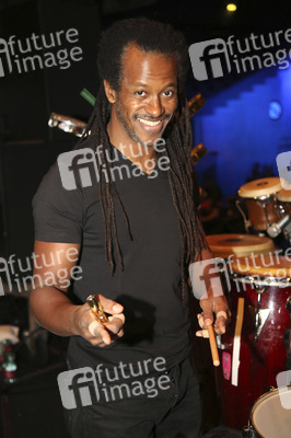 Luis Ribeiro, Percussion