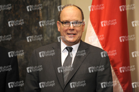 Albert von Monaco übergibt ein Gemälde an die UN in New York
