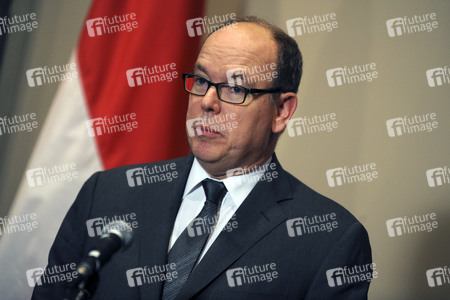 Albert von Monaco übergibt ein Gemälde an die UN in New York